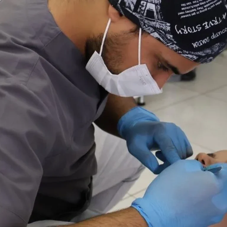 zirkonyum-eniyidisdoktoru-antalya-eniyizirkonyum-disdoktorugokhansavasci-muratpasa-gulluk-disdoktorlari-ggsmileclinic-dis-klinik-merkezi